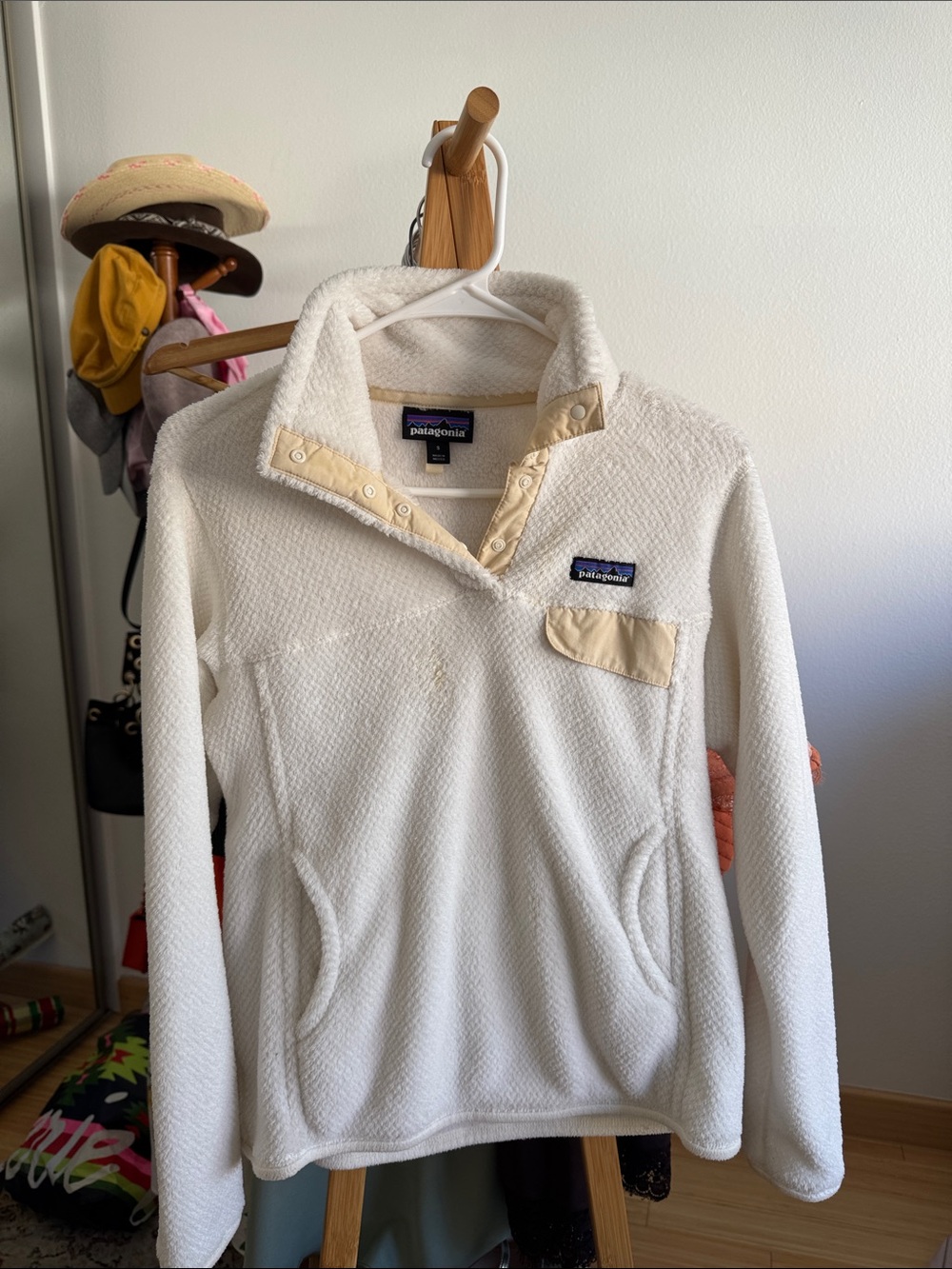 Patagonia Cream-Trim White Snap Pullover Fleece
